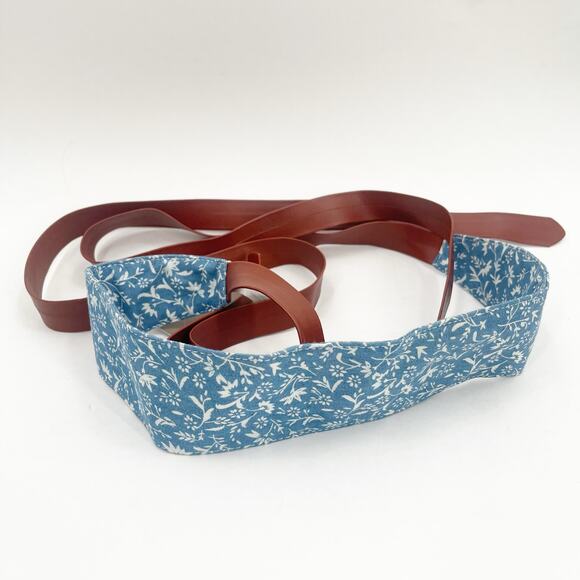 ANTHROPOLOGIE Wrap Belt Size Small/Medium Leather Denim Blue Floral Montiel NWT - Picture 1 of 11